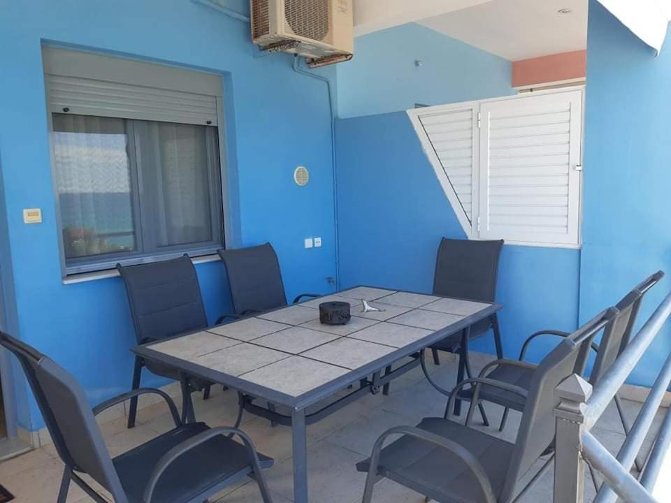 Whole Apartment In Loutsa With Amazing View Exterior foto